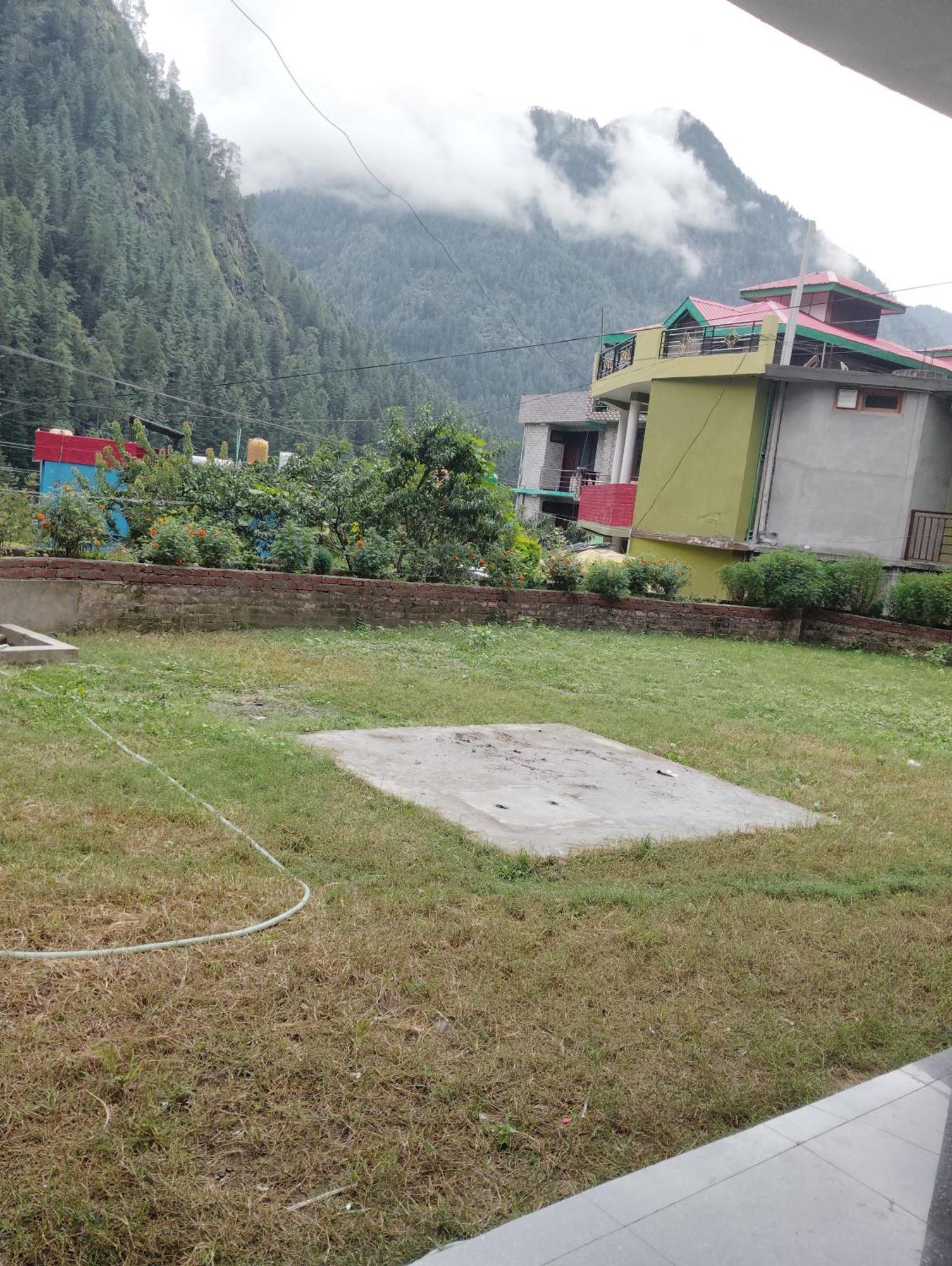 Dog N Hill Hotel Kasol Exterior photo