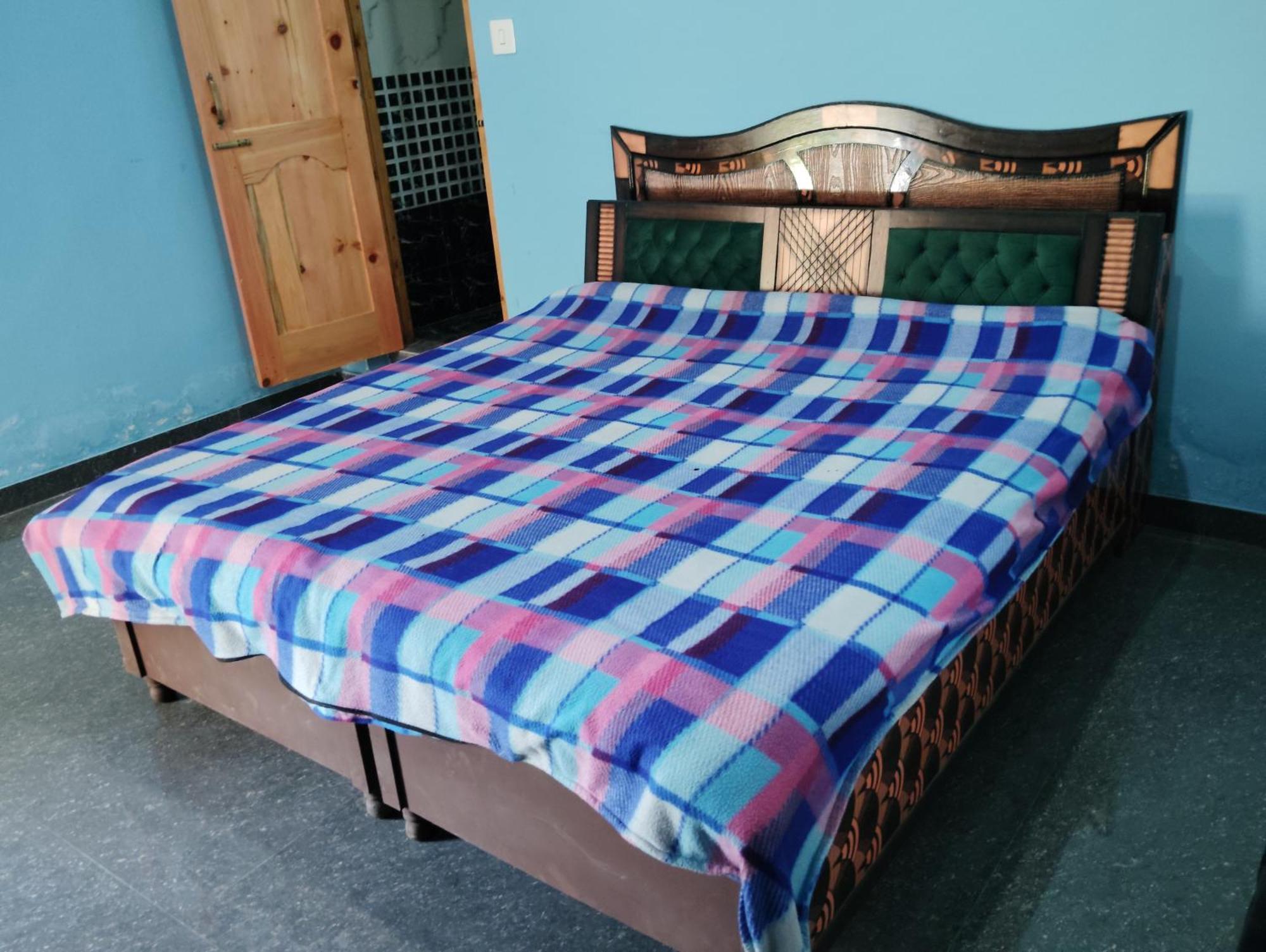 Dog N Hill Hotel Kasol Exterior photo