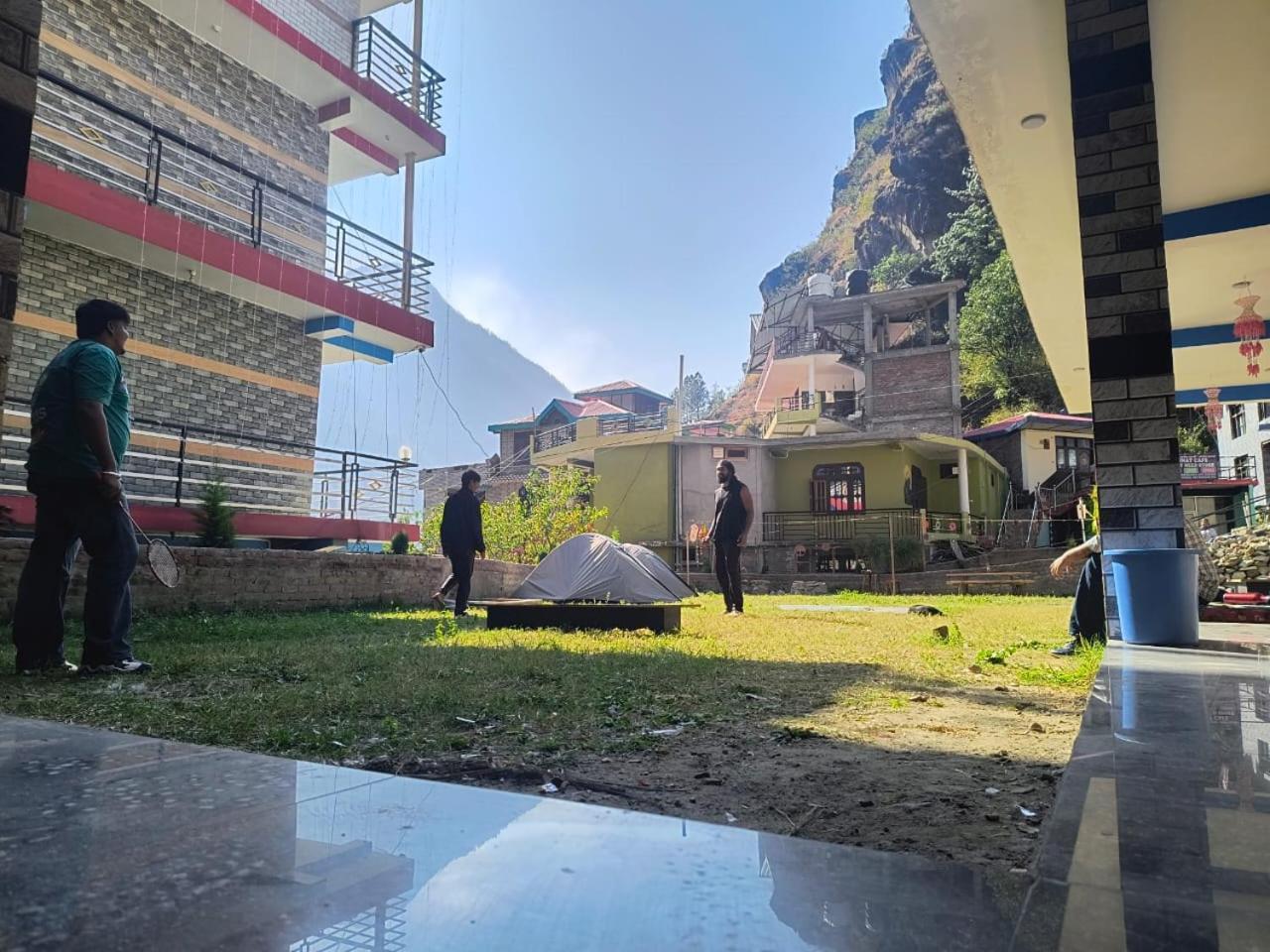 Dog N Hill Hotel Kasol Exterior photo